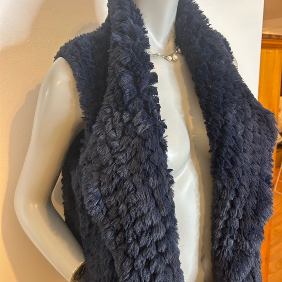Gorgeous Dolce Cabo Midnight Blue Faux Fur Vest❤️L - Picture 7 of 14